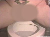Mondo Extreme - Pee Verts Pissin - Szene 3
