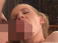 Itty Bitty Titty Eighteen and Pissing - Szene 3